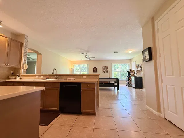 Residence photo 12