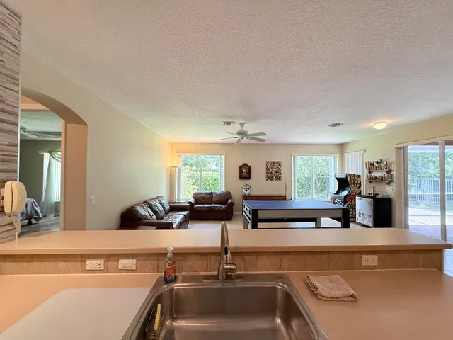Residence photo 16