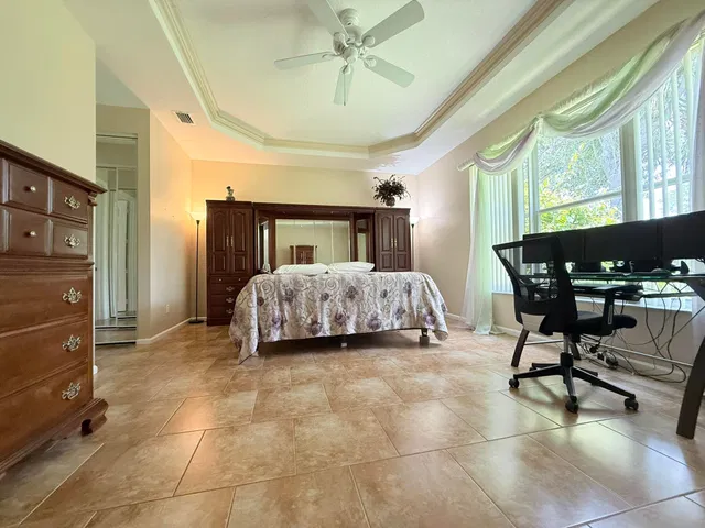 Residence photo 22