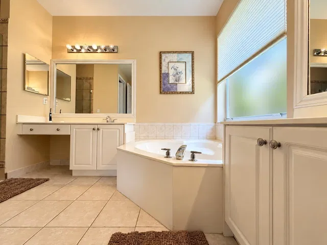 Residence photo 24