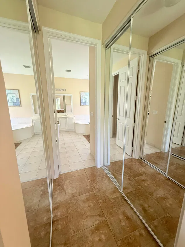 Residence photo 26