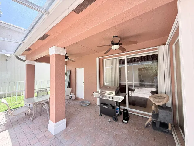 Residence photo 38