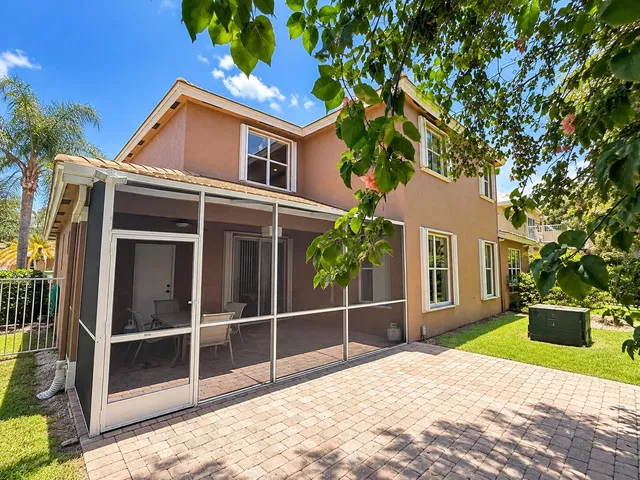 Residence photo 39