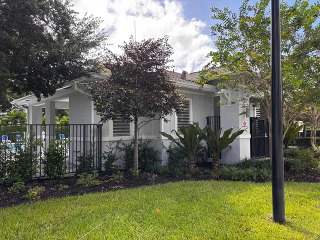 Residence photo 2