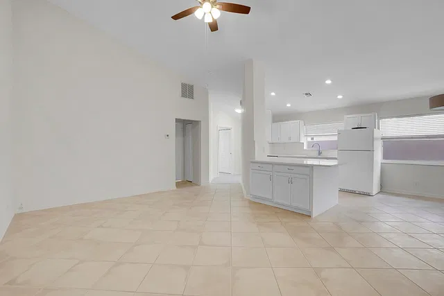 Residence photo 9