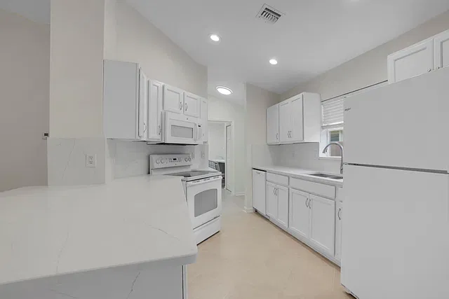Residence photo 11