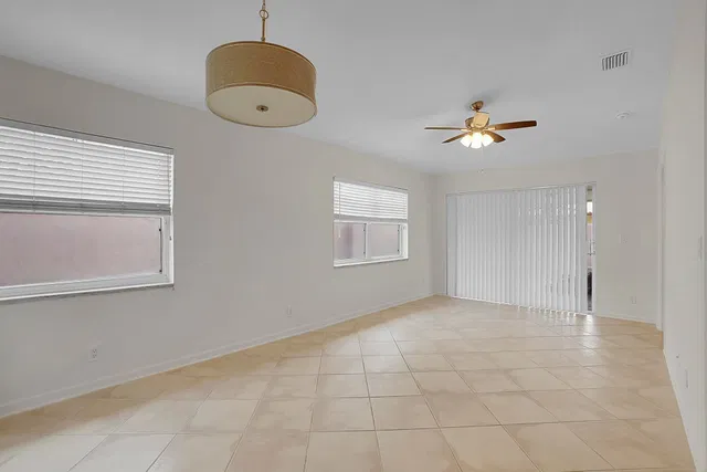 Residence photo 15