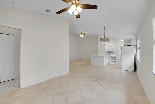 Residence photo 16