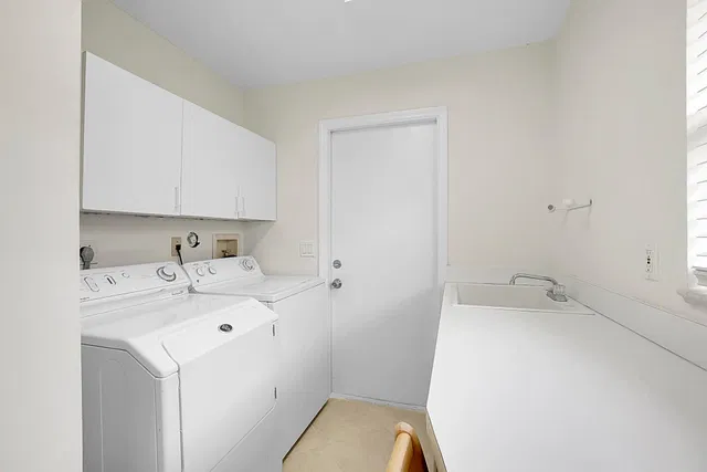 Residence photo 17