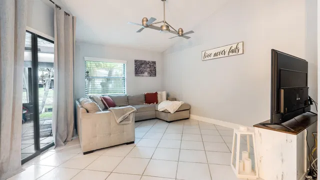 Residence photo 11
