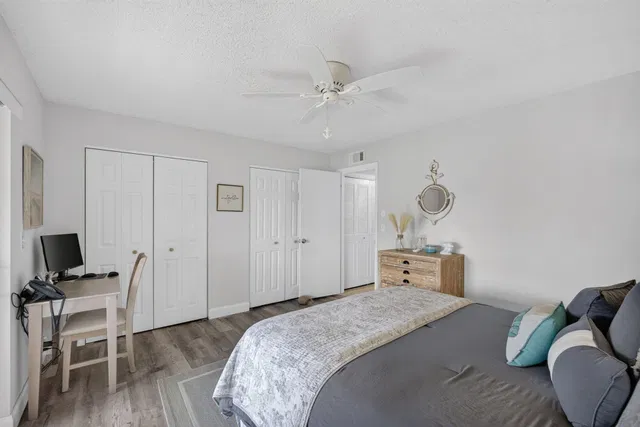 Unit 204 photo 16