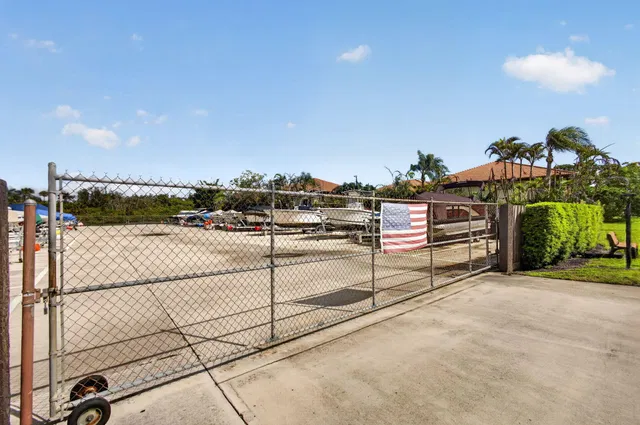 Unit 204 photo 25
