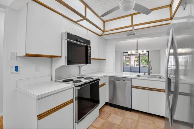 Unit 2140 photo 7