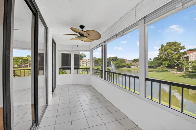 Unit 2140 photo 22