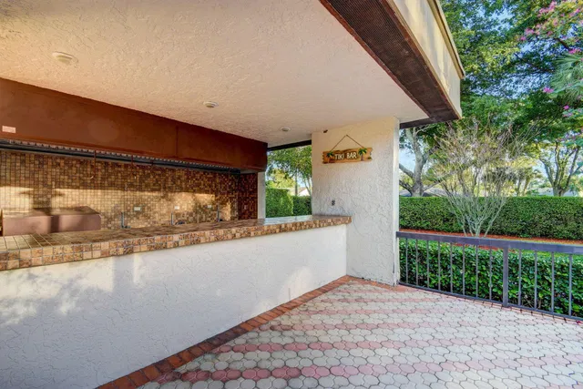 Unit 2140 photo 39