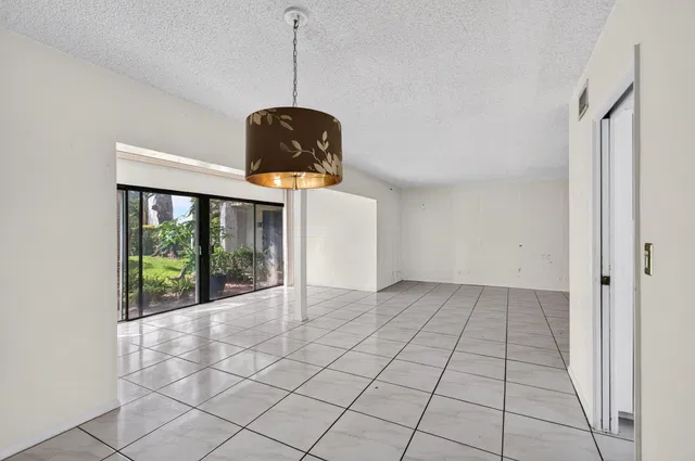 Unit 124 photo 7