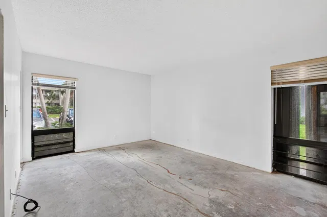 Unit 124 photo 12