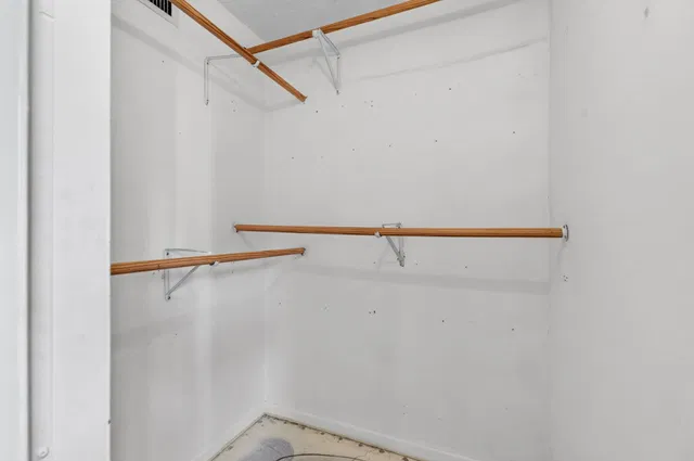 Unit 124 photo 14