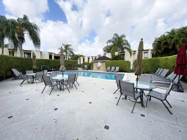 Unit 124 photo 29