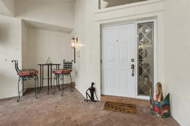 Residence photo 3