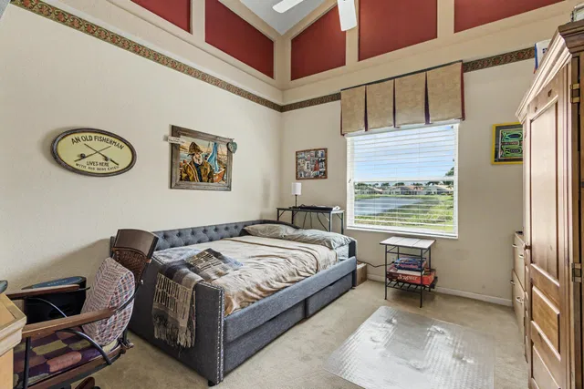 Residence photo 18