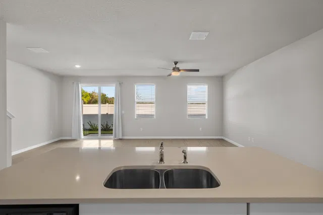 Residence photo 6