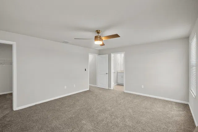 Residence photo 17