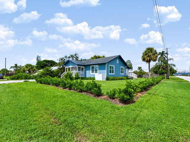 Residence photo 2