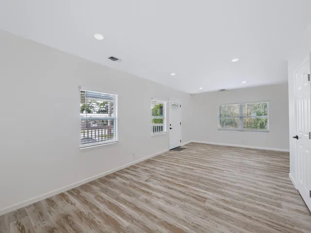 Residence photo 10