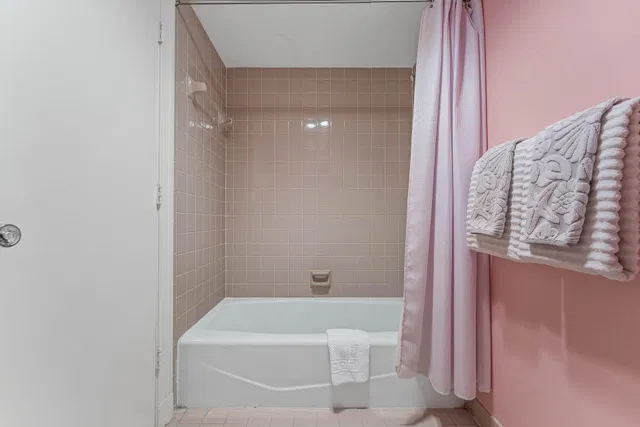 Unit C107 photo 31