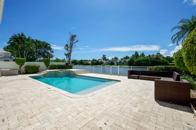 Woodfield Country Club Residence photo 8