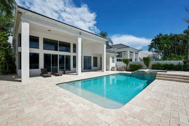 Woodfield Country Club Residence photo 10