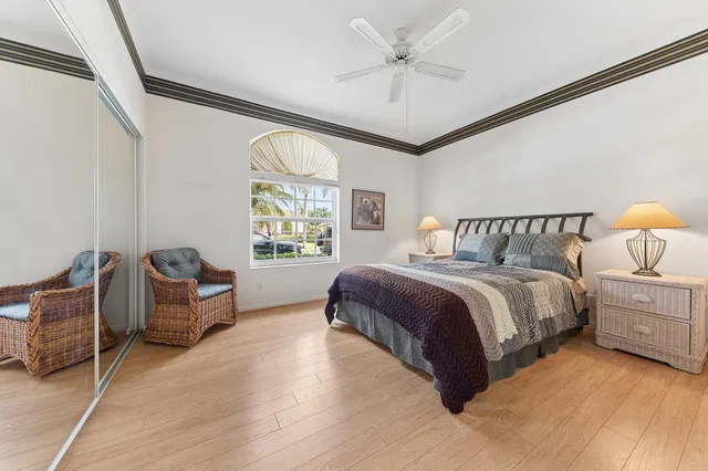 Residence photo 16