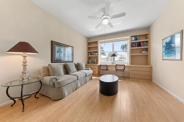 Residence photo 17