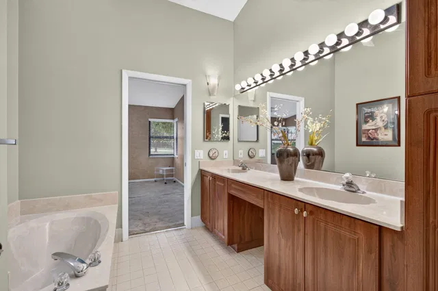  Residence photo 18