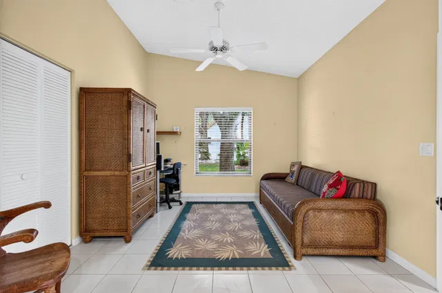  Residence photo 23