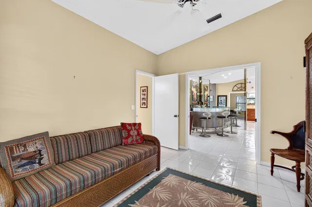  Residence photo 24
