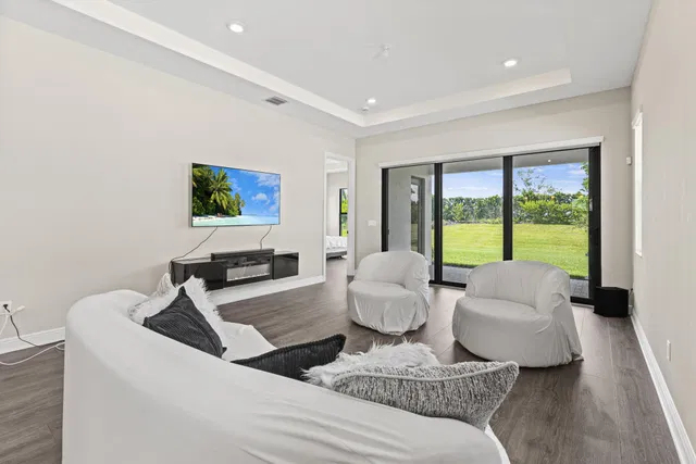  Residence photo 6