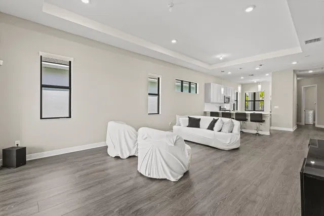  Residence photo 8