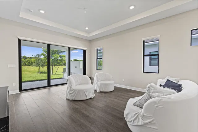  Residence photo 9