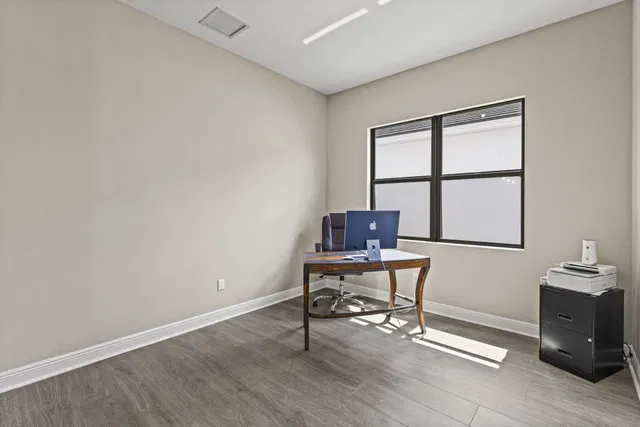  Residence photo 24