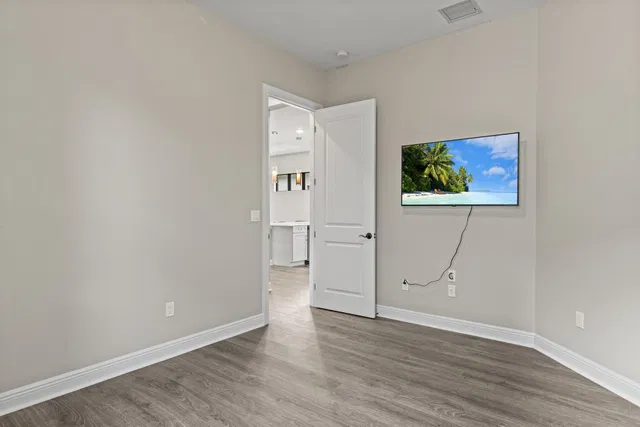  Residence photo 25
