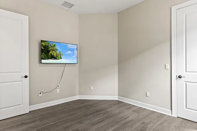  Residence photo 26