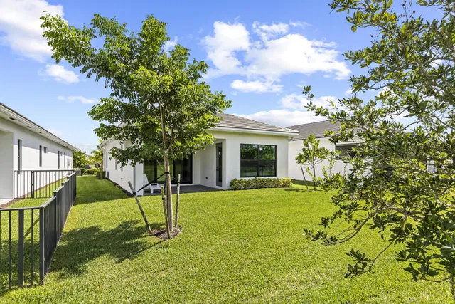  Residence photo 35