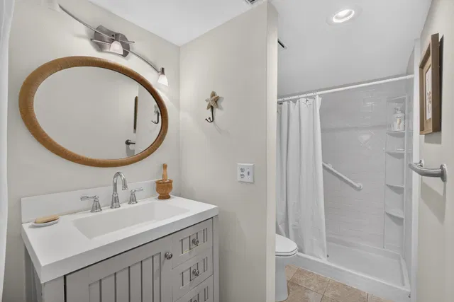 Unit A photo 32