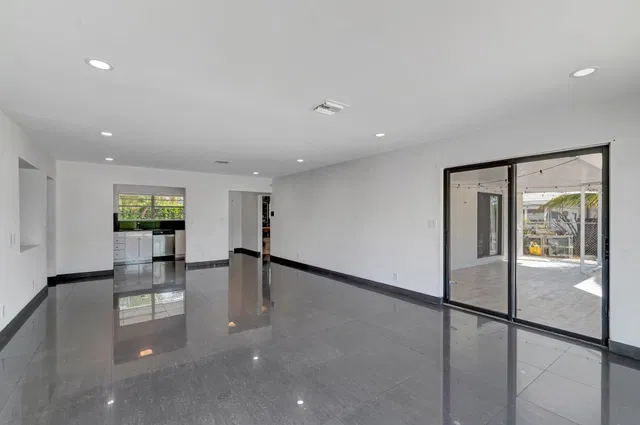  Residence photo 7
