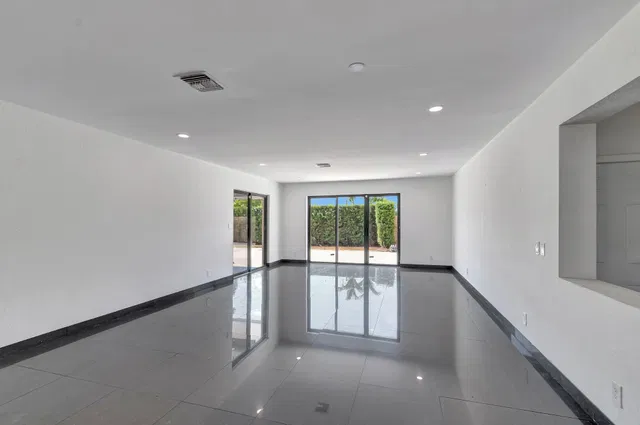  Residence photo 8