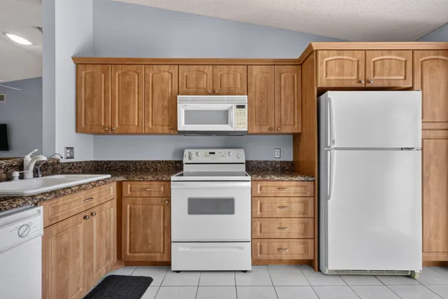 Residence photo 4