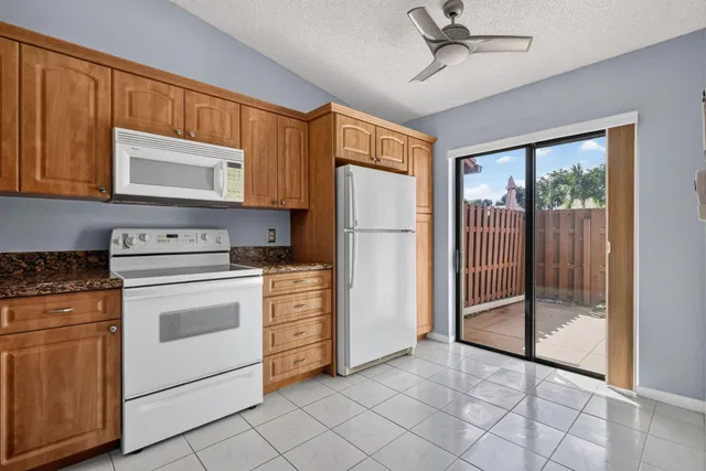  Residence photo 5