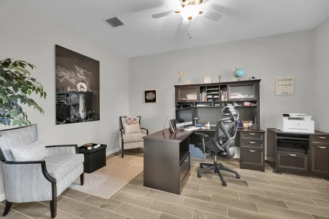 Residence photo 30